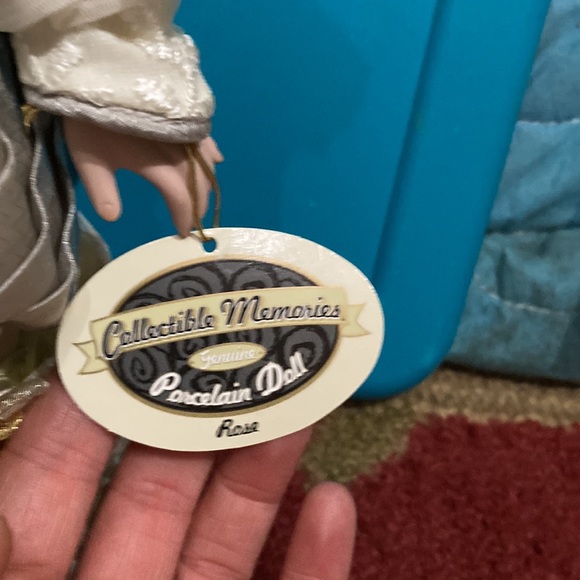 Porcelain doll - Picture 3 of 5